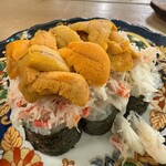 炉端とおでん 呼炉凪来 - ズワイとウニの宝石握り