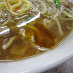 中華麺店 喜楽 - 途中で、ラー油を投入して。