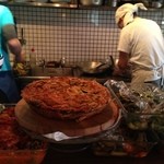 トラットリア・築地パラディーゾ - カウンター上に置かれたのがが気になります！