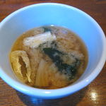 サイマーケット - 玄米プレートランチ：鶏もも肉正油麹漬けの唐揚げ、こんにゃくの味噌のせ、きんぴらごぼう、かぶの漬物、雑穀玄米ご飯、味噌汁6