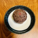 風流堂 - 料理写真:いちごおはぎ