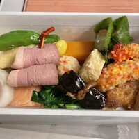 はり清 - 駅で販売されているお弁当