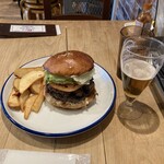 オムノムノム　 - ランチセット　スタンダードビーフバーガーパティ一枚増し