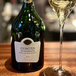 蒼 - テタンジェ・コント・ド・シャンパーニュ ブラン・ド・ブラン 2012
      シャルドネ100%ですが、そこはバニラのような熟成の深みがあります。
      泡がなんとも繊細。