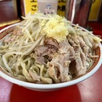 ラーメン二郎 - 小ラーメン豚ダブル700円 ヤサイニンニク麺少なめ
