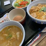Nakau - 親子丼サラダ＋玉子セット