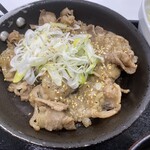 Yoshinoya - 2024/02/02
                        ねぎ塩牛カルビ定食 大飯×2 688円-488円
                        玉子 96円
                        ✴︎マヨネーズ×2
                        ✴︎あすトククーポン-200円
                        ✴︎あすトククーポン
                        ✴︎楽天ポイント
                        ✴︎るろうに吉野家ポイント