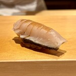 鮨 はしもと - 鰆　身がしっかり