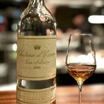 蒼 - シャトー・ディケム 1990
      貴腐ワインにはまったく詳しくないですが、ここまでのお食事とワイン、すべてをまとめて収束させてくれるような、落ち着いた気分をもたらしてくれます…