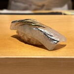 鮨 はしもと - 細魚　生姜と青葱でさっぱりと