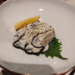 Sakanaya Shirushi - 生牡蠣おいしい(1人分を小皿に分けて提供してくれる)