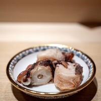 鮨 すがひさ - 蛸のやわらか煮（カルダモン）