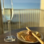 ヒルトン沖縄瀬底リゾート エグゼクティブラウンジ - スパークリングワインもあるのよ