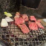 神泉ホルモン 三百屋 - 