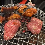 炭火焼ホルモン ぐう - 