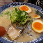 博多ラーメン鶴亀堂 - 良い感じです