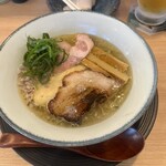 横浜淡麗らぁ麺 川上 - 淡麗塩ラーメン