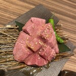 Wagyuu Yakiniku Hanaen -  花咲生タン