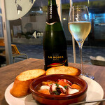 スパニッシュバル＆カフェ ニュートラル