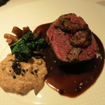 レストラン コバヤシ - 25年12月　根室産シュヴルイユ（蝦夷鹿）のロースト　マロンとキノコ添え　ソースポワヴラード