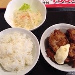 炭焼き屋 まるわ - 唐揚げ定食