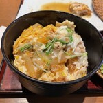 Sobashou Yabuizu - かつ煮をごはんに乗せて、かつ丼を自作(かつが1切れ余ります)