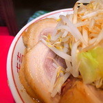 用心棒 - 見た目ヤワ気だが肉はガシガシ迫力豚野郎