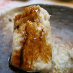 すし 浅尾 - 25年12月　穴子　握り　煮詰めアップ