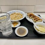 ぎょうざの満州 - 料理写真:スーパーチューハイとチャーハン焼餃子付