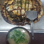 Tsurumiya - カキモダン焼(大)と、カキみそ汁