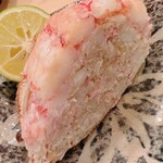 木挽町 とも樹 - 噴火湾の毛蟹。女将が仕込みます。無心に身をほじくるのが大好きなのだとか。