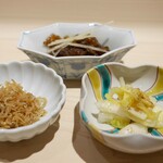 新ばし 星野 - 牛の時雨、縮緬山椒、白菜のお漬物