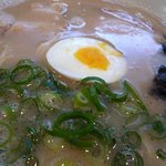 大砲ラーメン - こんなに美味しい豚骨スープは初めて飲んだかも。って言うぐらいハイレベルのスープでした。