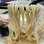 大砲ラーメン - 麺については、これはスゴイって言う感じはありませんでした。ごくごく普通の麺と言う感じでしょうか。