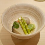 新ばし 星野 - 「煮物」蒸鮑、姫筍、里芋、空豆,メヒカリ、木の芽