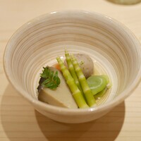 新ばし 星野 - 「煮物」蒸鮑、姫筍、里芋、空豆,メヒカリ、木の芽