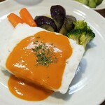 キッチン ブルー グローブ - 反対側から、オマールピスクソースはオレンジ色！