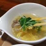 キッチン ブルー グローブ - スープは具材が多いです