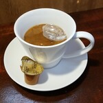 キッチン ブルー グローブ - ミルクを入れます