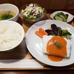 キッチン ブルー グローブ - 白身魚のすり身と長芋のテリーヌ　オマールピスクソース