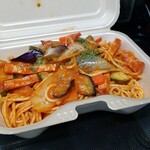 キッチン ブルー グローブ - オルトナーラのナポリタンのアップ