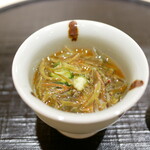 新ばし 星野 - 「冷物」天然赤芽蓴菜（三田産）と鮑 2021年5月