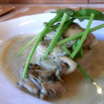 イタリア料理 グランカッロ - 料理写真:日生産牡蠣のグリル、ヴィネガーバターソース