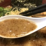 豚そば ぎんや - 濃いめの魚介豚骨スープ　多重的な味