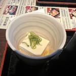 京ホルモン 蔵 - 特選国産牛の牛飯定食 1,298円 (小鉢(冷奴))