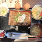 Kyou Horumon Kura - 特選国産牛の牛飯定食 1,298円