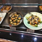 エビスダイコク - 料理写真:お惣菜と、焼魚、煮魚メニュー豊富。