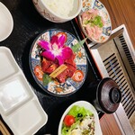 Yakiniku To Horumon Shima - 