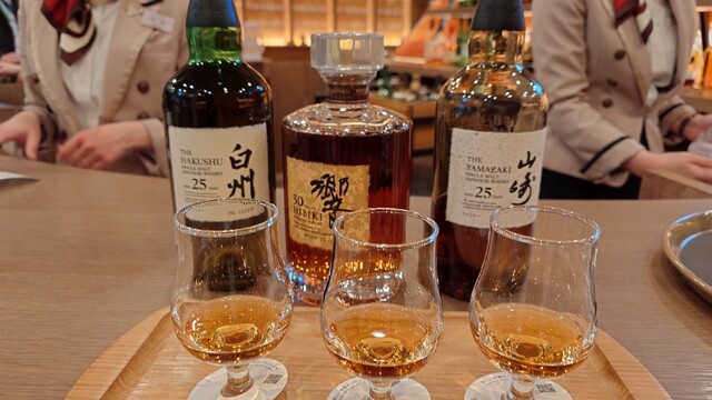 山崎蒸溜所ギフトセット Amazon.co.jp: 【グラス付き】【ウイスキーをブレンド】山崎樽