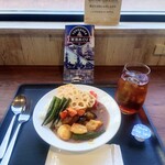 よこすか三大グルメのお店 よこすかグルメ艦隊 - 《ゴロゴロ野菜のドブ板カレー》